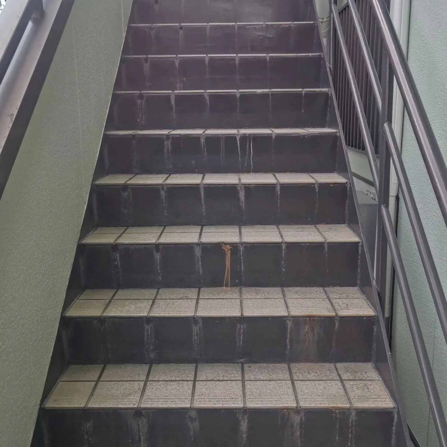 階段の塗装