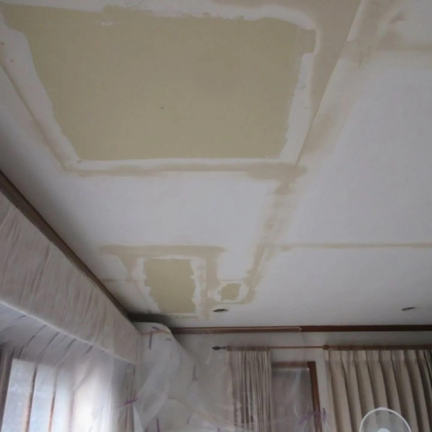 名古屋市北区Ｍさま邸　雨漏りを直してから天井クロスを貼り直し...