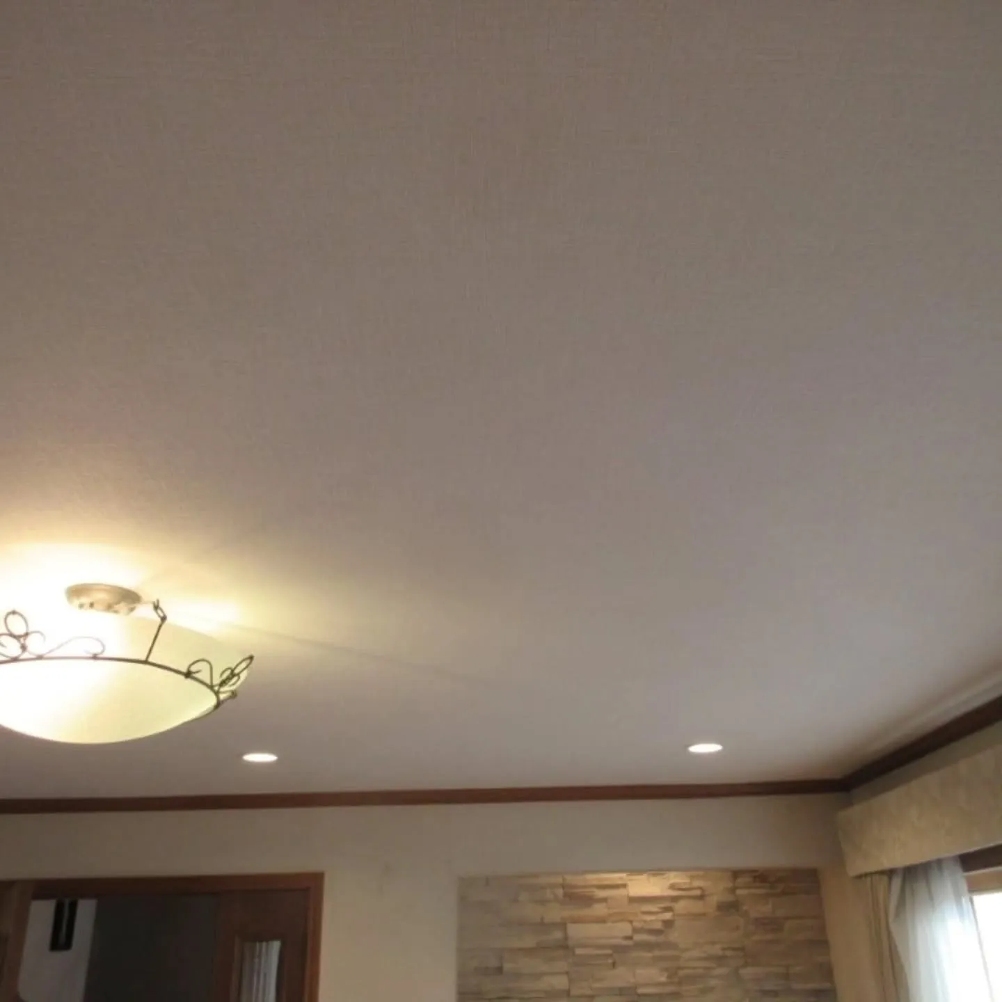 名古屋市北区Ｍさま邸　雨漏りを直してから天井クロスを貼り直し...